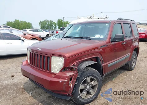 2008 Jeep Liberty Sport z USA, uszkodzony, nr VIN 1J8GP28K48W166843